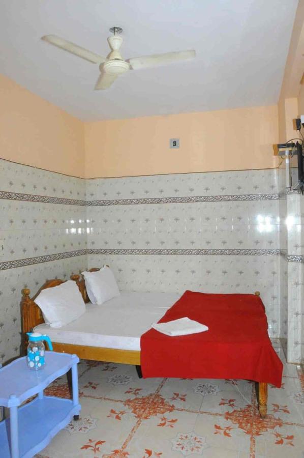 Sri Kanya Residency Szrikalahaszti Kültér fotó
